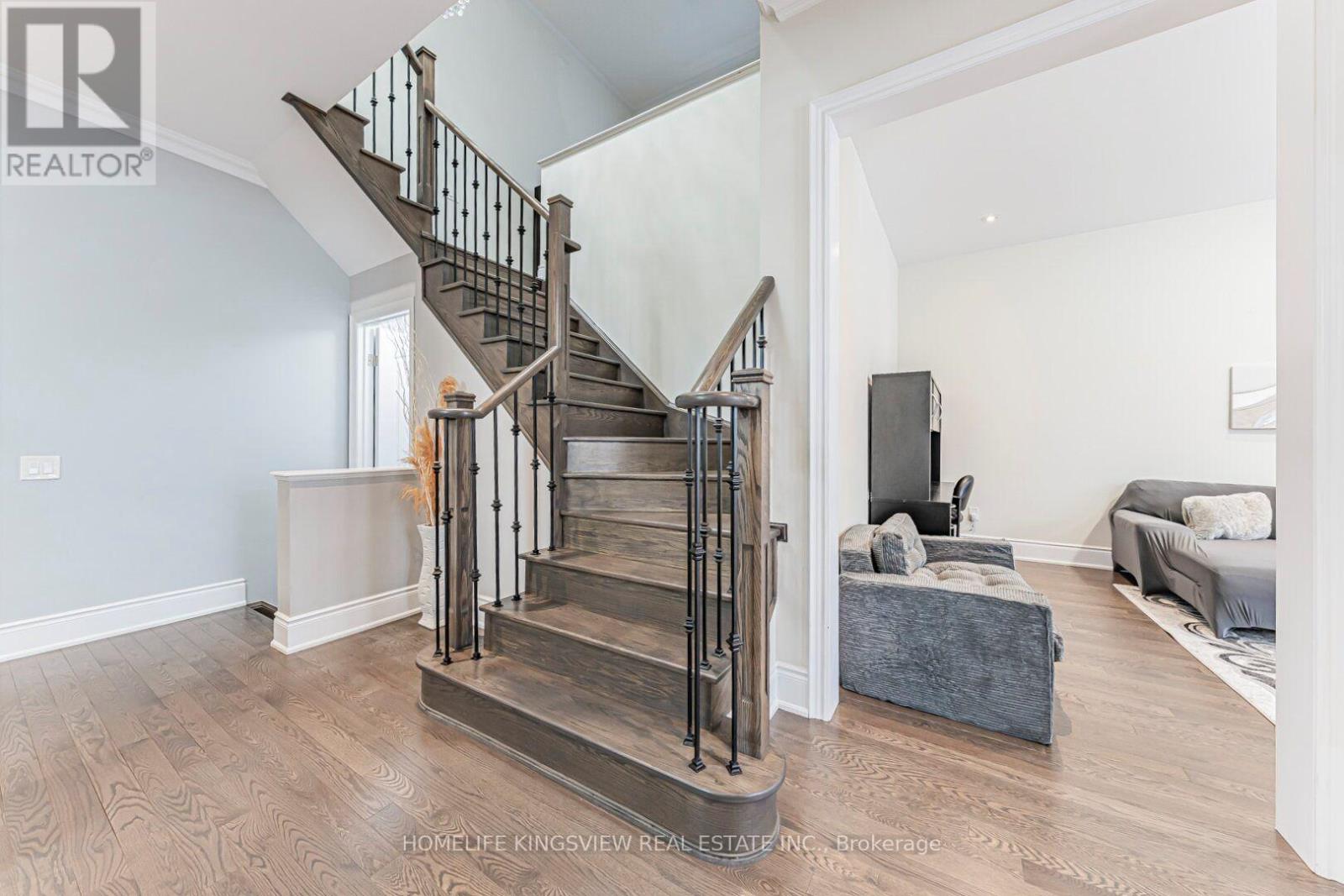 61 Ross Vennare Crescent, Vaughan, Ontario  L0J 1C0 - Photo 11 - N13876936
