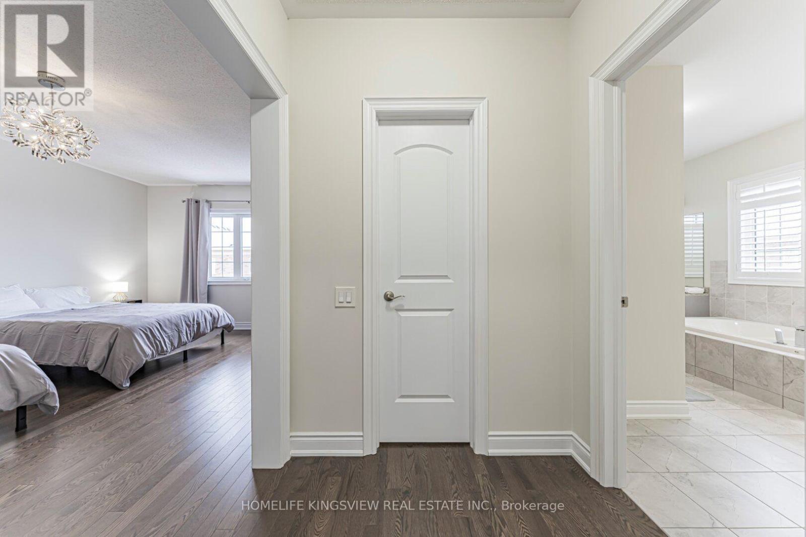 61 Ross Vennare Crescent, Vaughan, Ontario  L0J 1C0 - Photo 29 - N13876936