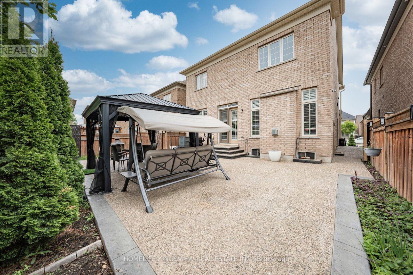 61 Ross Vennare Crescent, Vaughan, Ontario  L0J 1C0 - Photo 4 - N13876936