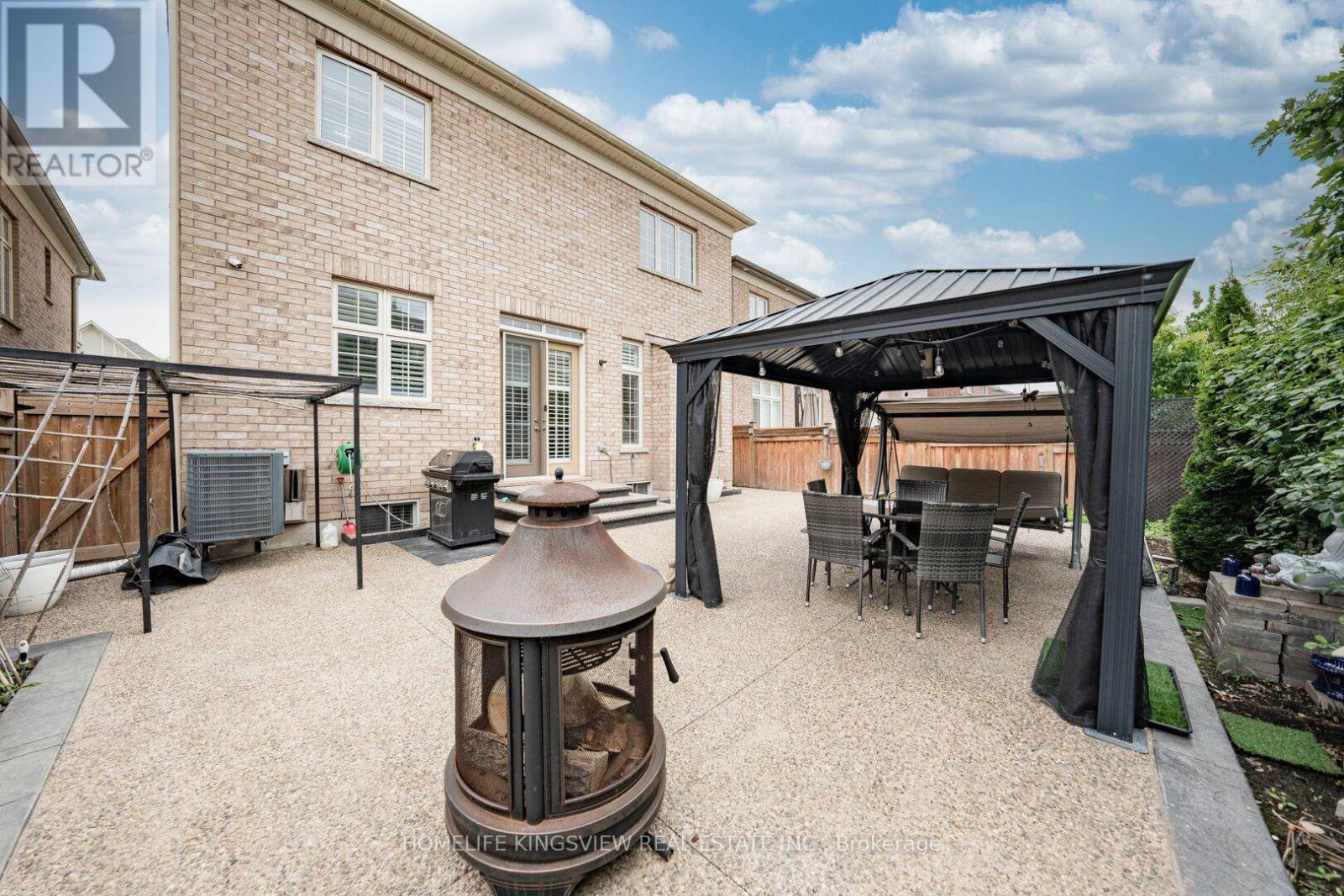 61 Ross Vennare Crescent, Vaughan, Ontario  L0J 1C0 - Photo 5 - N13876936