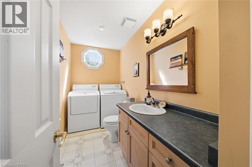 243 Sydenham Street, Brantford, Ontario  N3R 3Z6 - Photo 20 - 40866905