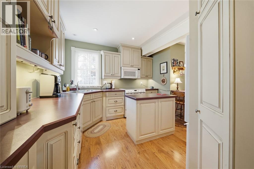 243 Sydenham Street, Brantford, Ontario  N3R 3Z6 - Photo 6 - 40866905