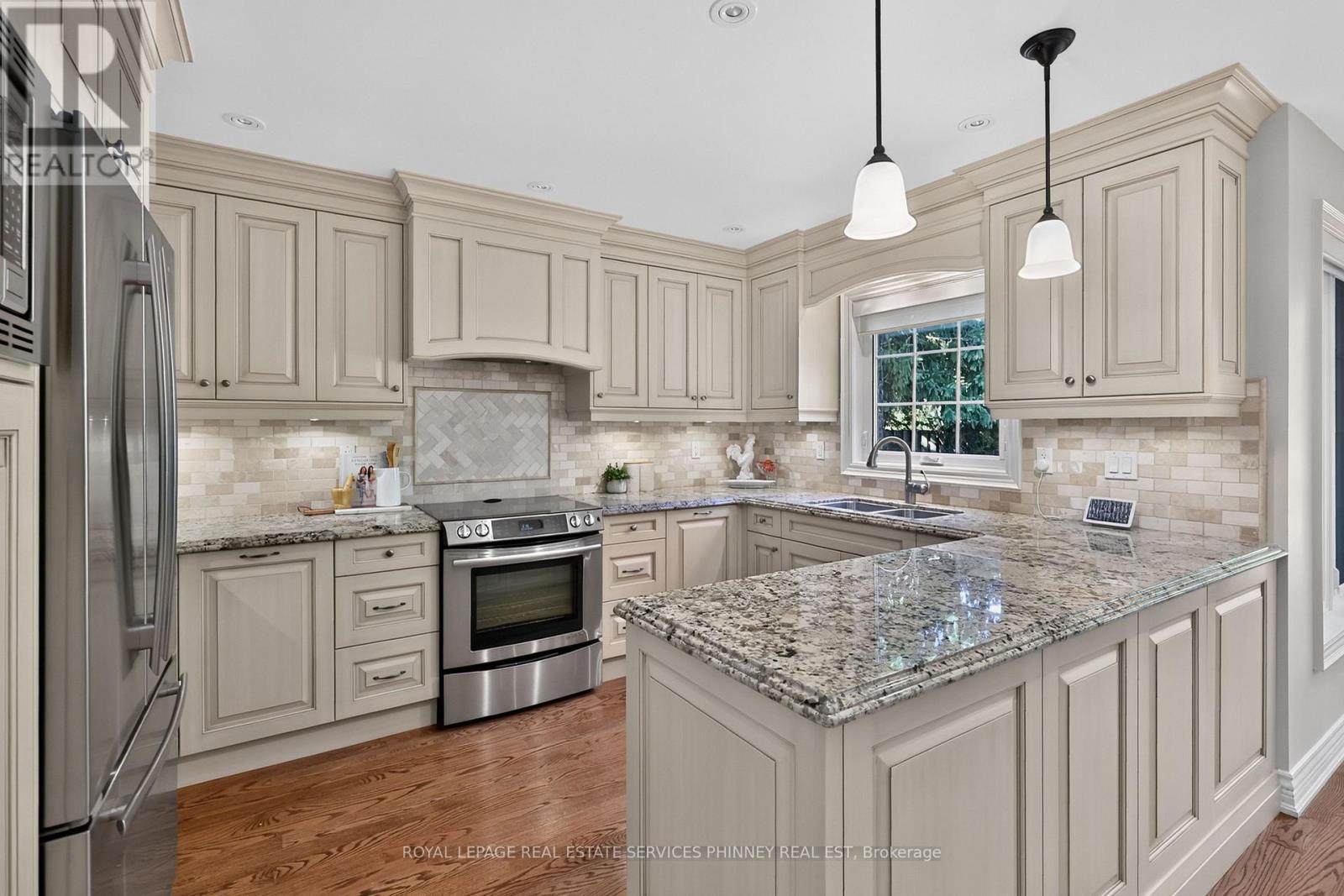 3453 Sawmill Valley Drive, Mississauga, Ontario  L5L 3A3 - Photo 10 - W13876886