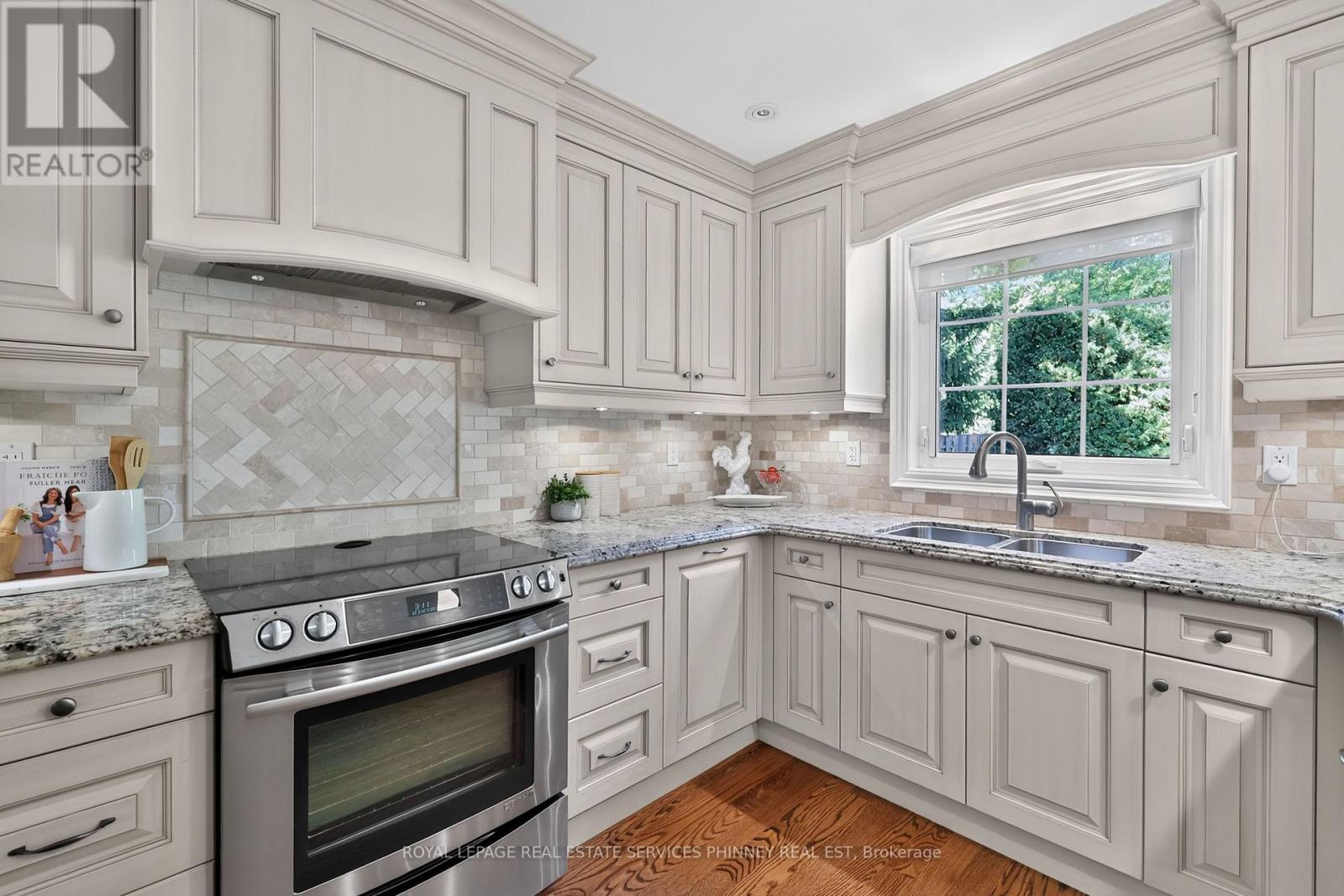 3453 Sawmill Valley Drive, Mississauga, Ontario  L5L 3A3 - Photo 12 - W13876886