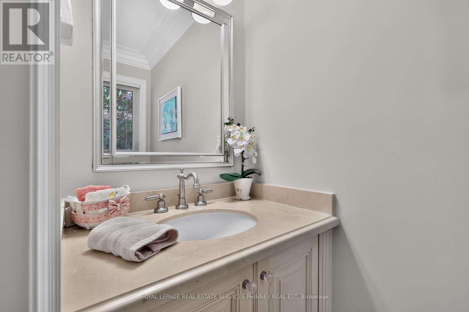 3453 Sawmill Valley Drive, Mississauga, Ontario  L5L 3A3 - Photo 20 - W13876886