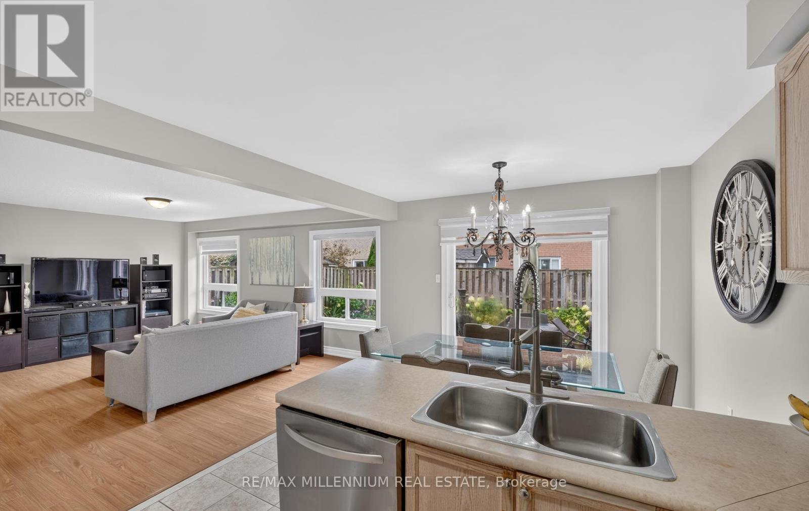 262 Brisdale Drive W, Brampton, Ontario  L7A 2T3 - Photo 15 - W13876980