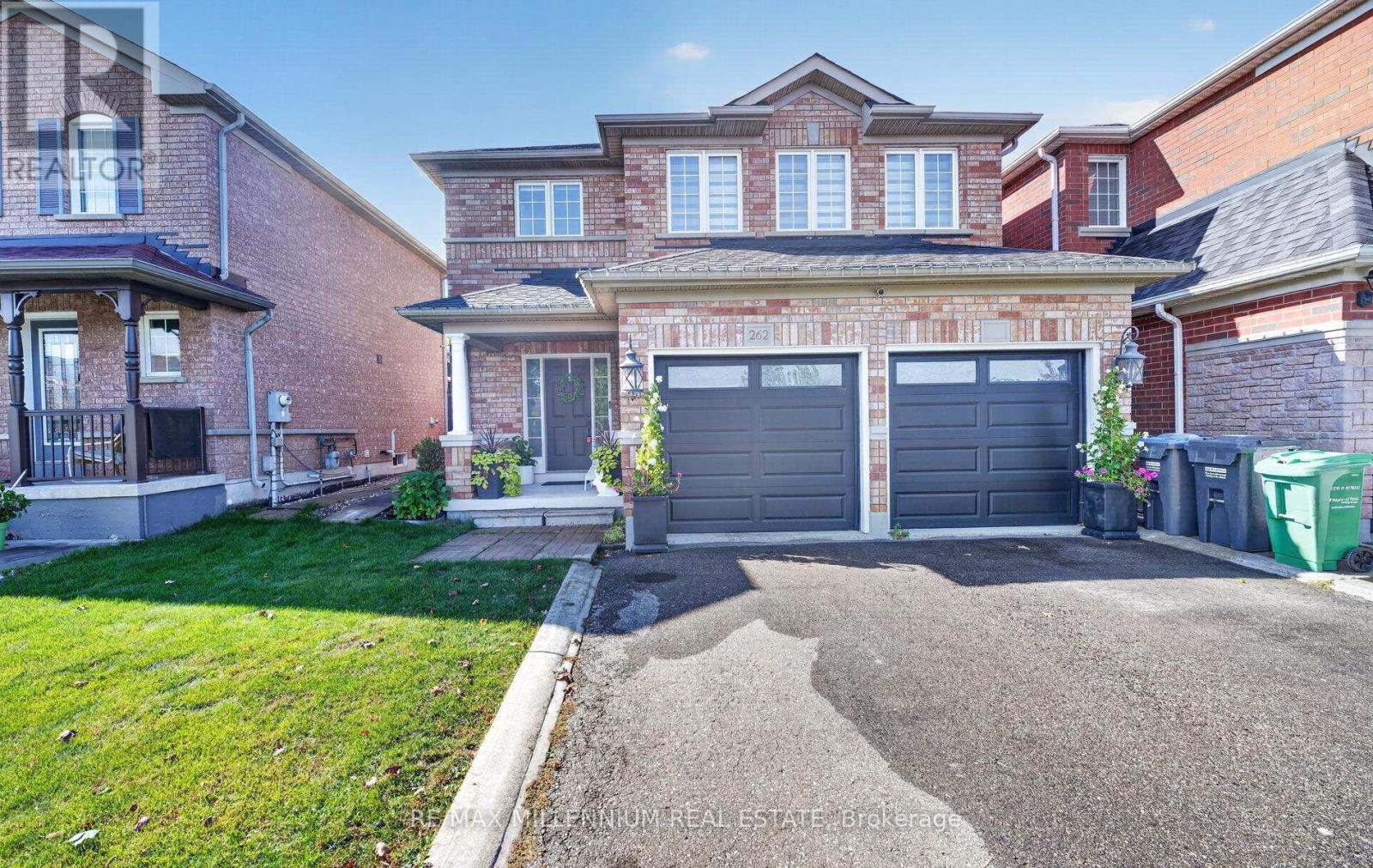262 Brisdale Drive W, Brampton, Ontario  L7A 2T3 - Photo 2 - W13876980
