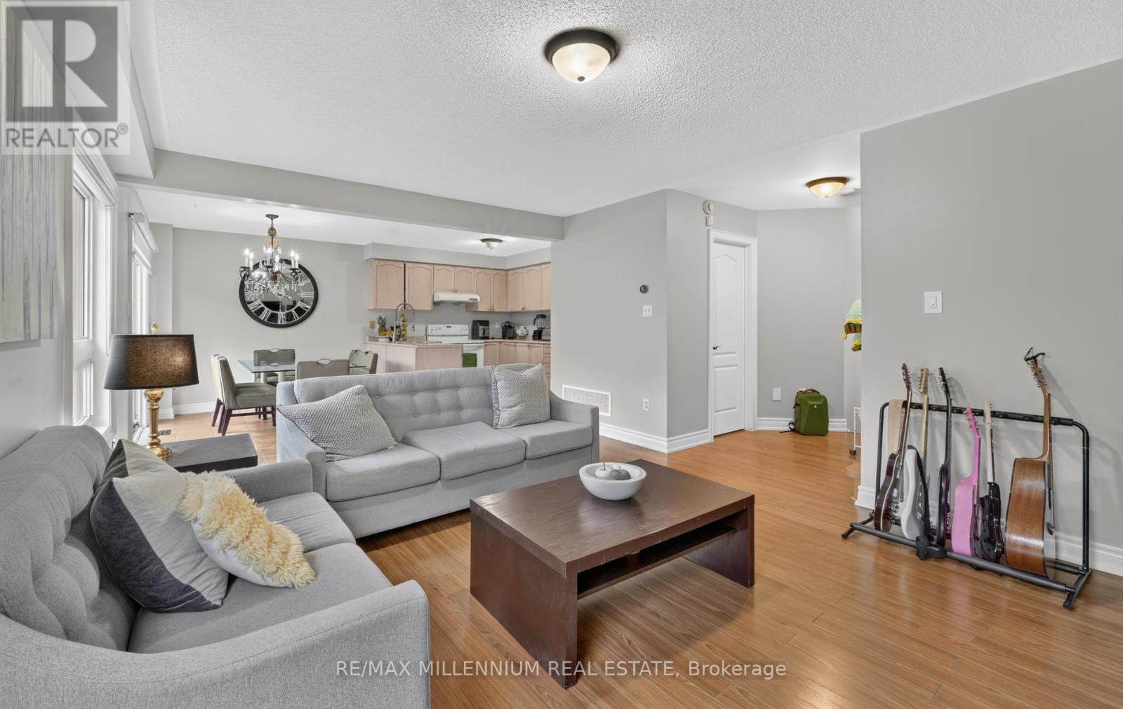 262 Brisdale Drive W, Brampton, Ontario  L7A 2T3 - Photo 9 - W13876980