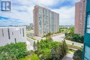 916 - 135 Hillcrest Avenue, Mississauga, Ontario  L5B 4B1 - Photo 2 - W13876662