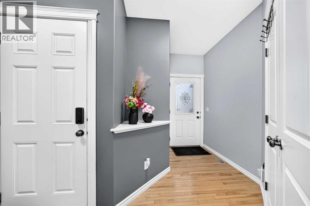 127, 100 Coopers Common SW, Airdrie, Alberta  T4B 3C7 - Photo 3 - A2350236
