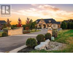 47 TEWS LANE, Hamilton, Ontario