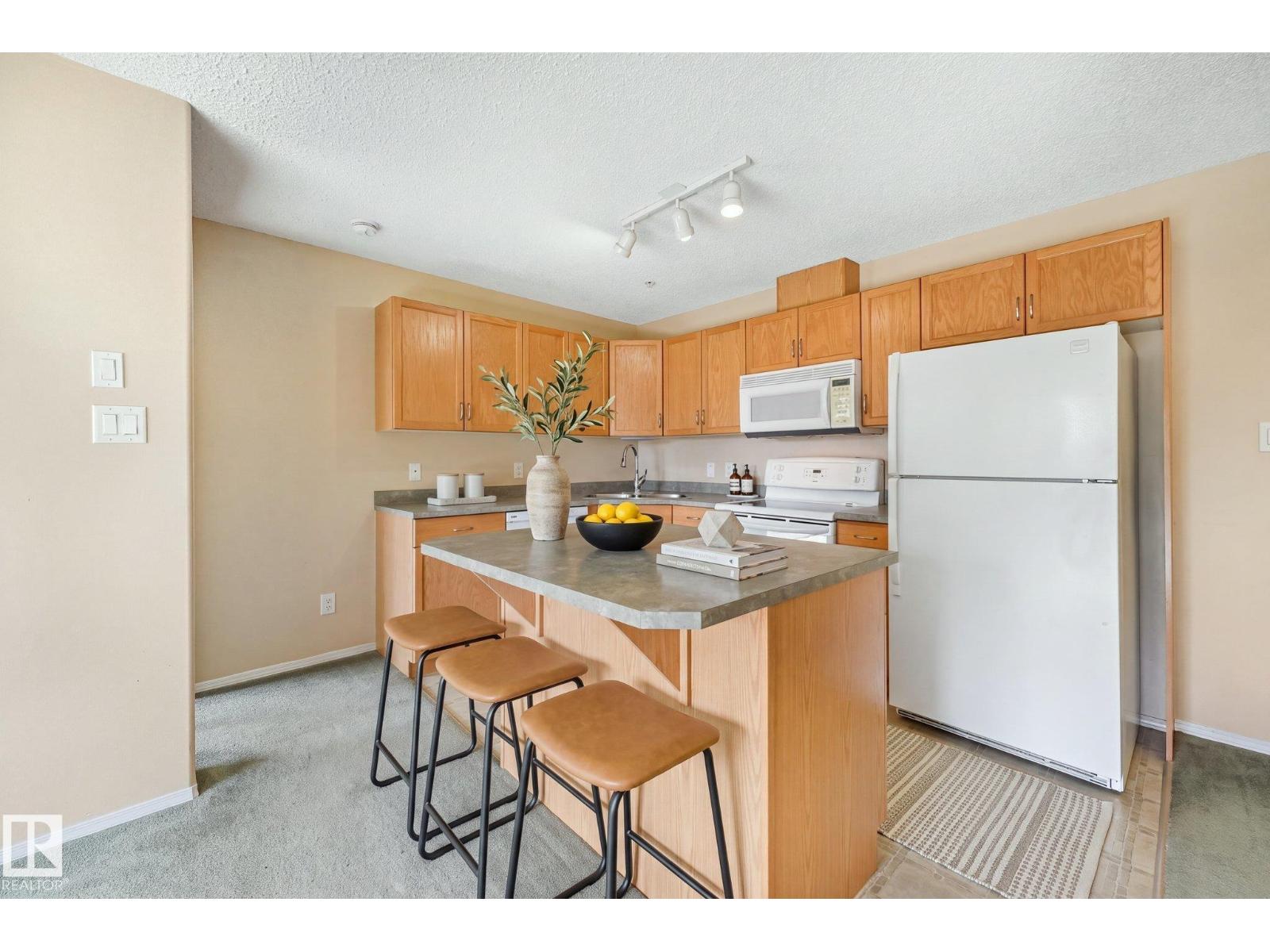 #204 16303 95 ST NW