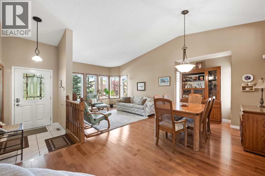 20 Edendale Crescent NW, Calgary, Alberta  T3A 3W8 - Photo 2 - A2343259