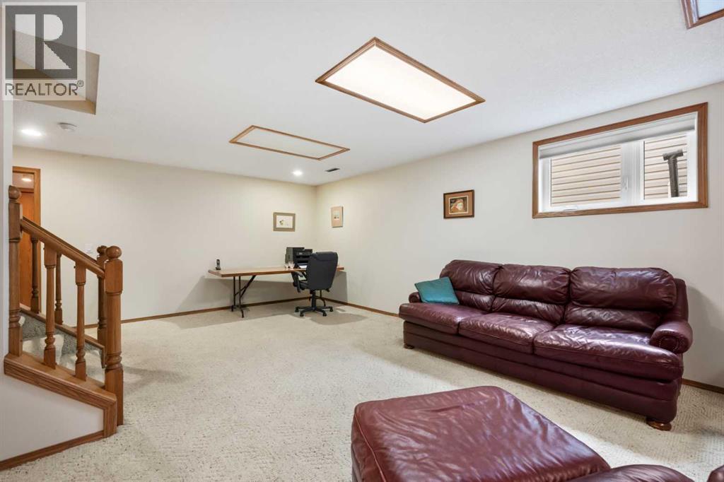 20 Edendale Crescent NW, Calgary, Alberta  T3A 3W8 - Photo 38 - A2343259