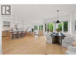 11 BARCLAY ROAD, Toronto, Ontario
