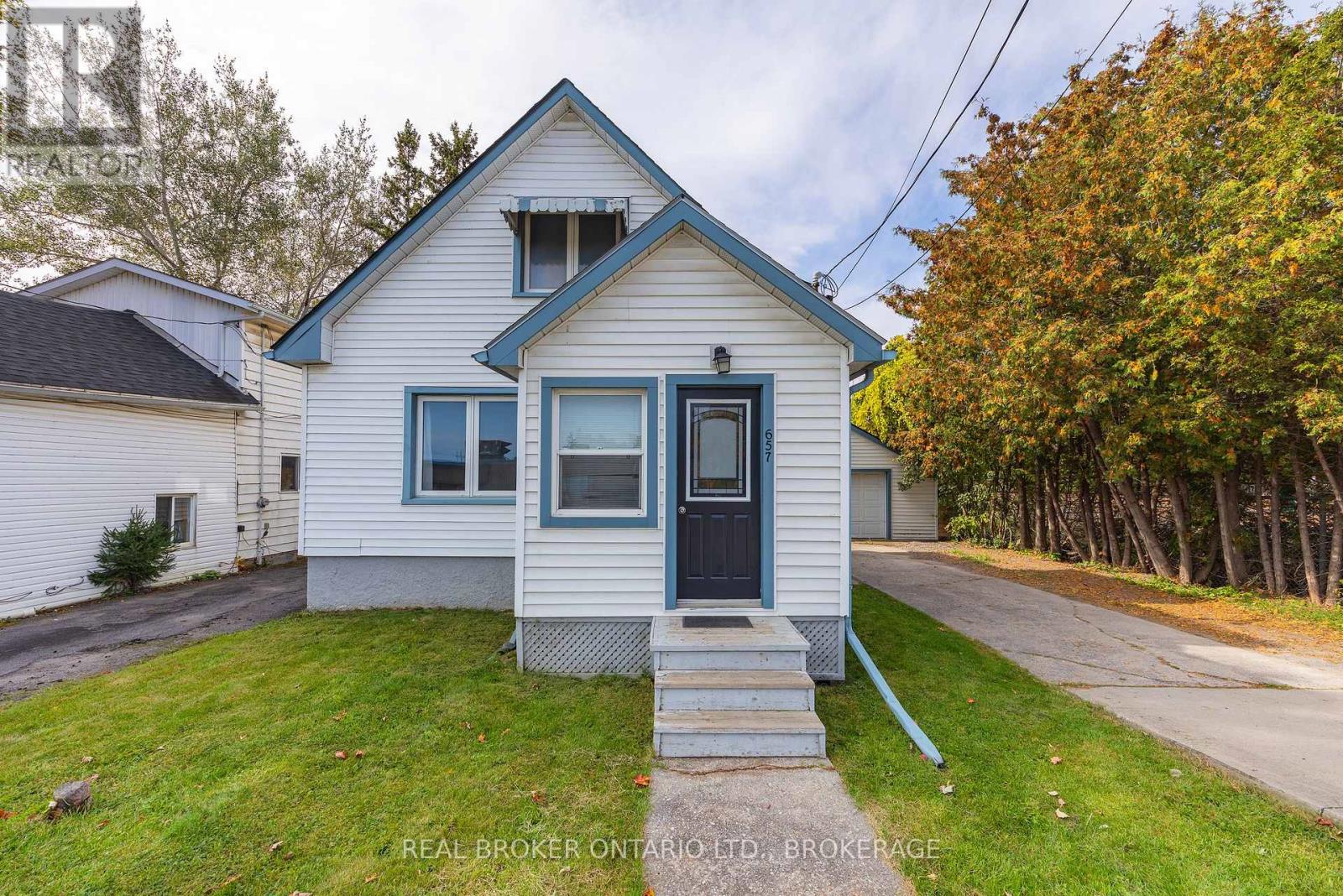 657 Collins Bay Road, Kingston, Ontario  K7M 5G7 - Photo 2 - X13877026