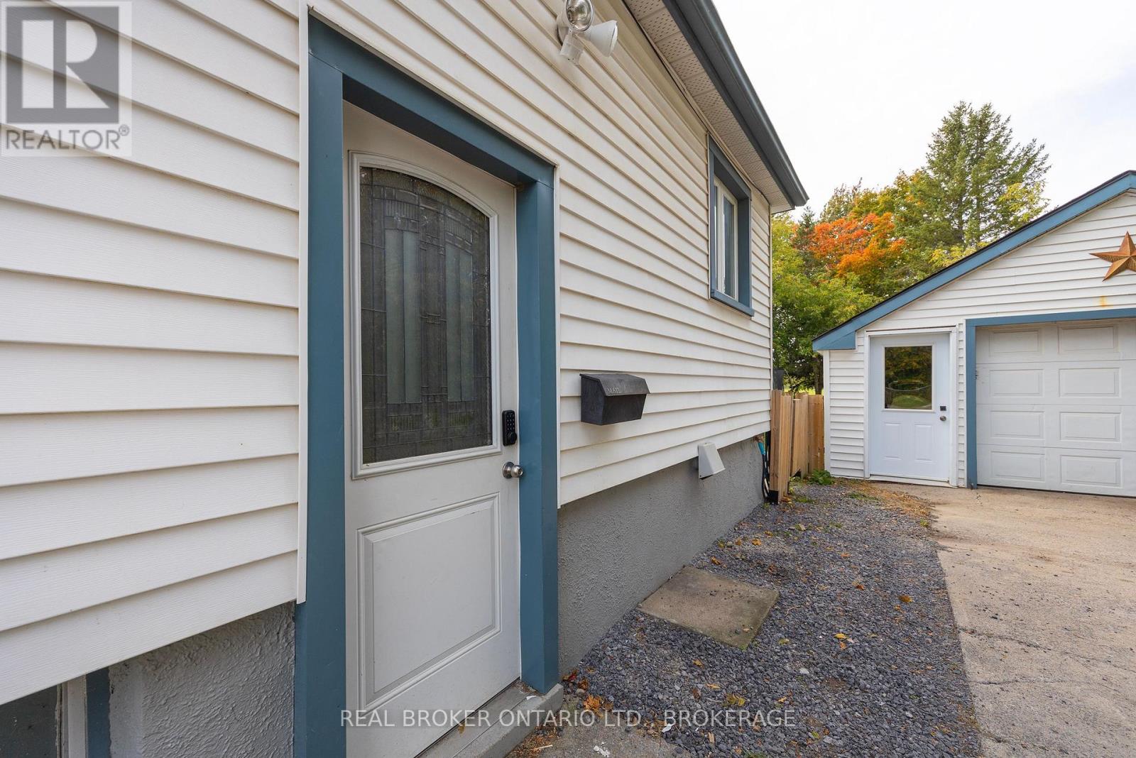657 Collins Bay Road, Kingston, Ontario  K7M 5G7 - Photo 4 - X13877026