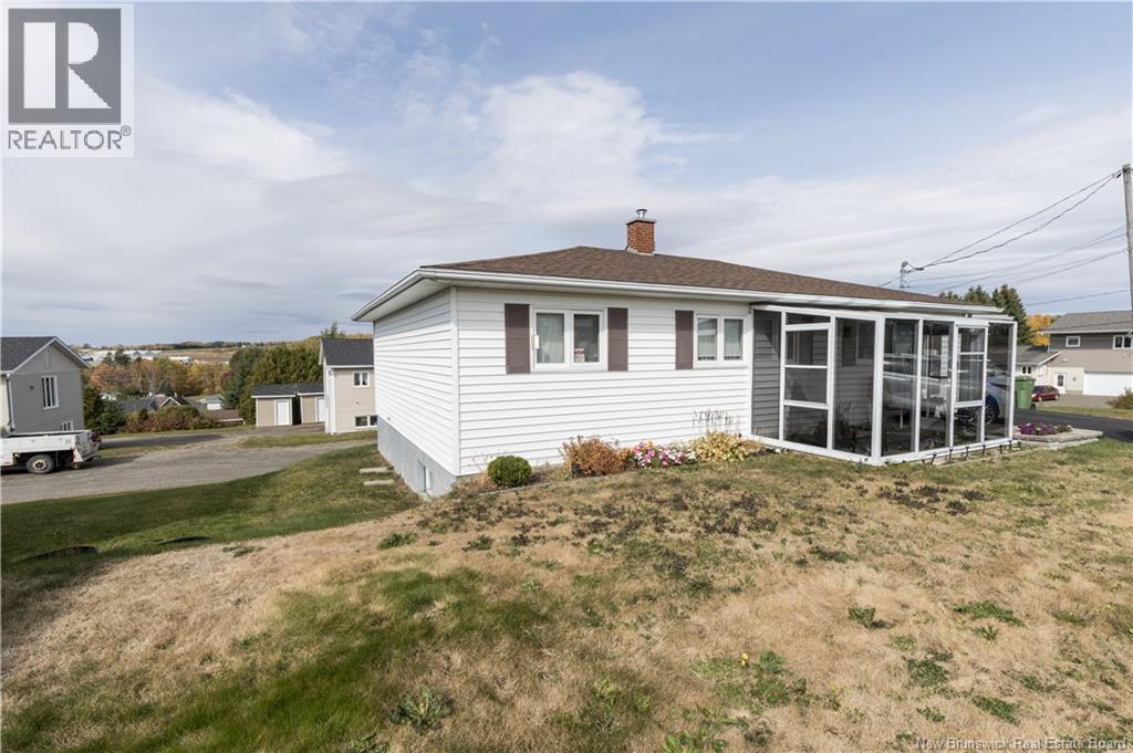 203 Reservoir Street Grand-Sault/Grand Falls New Brunswick Canada E3Y1E3 4
