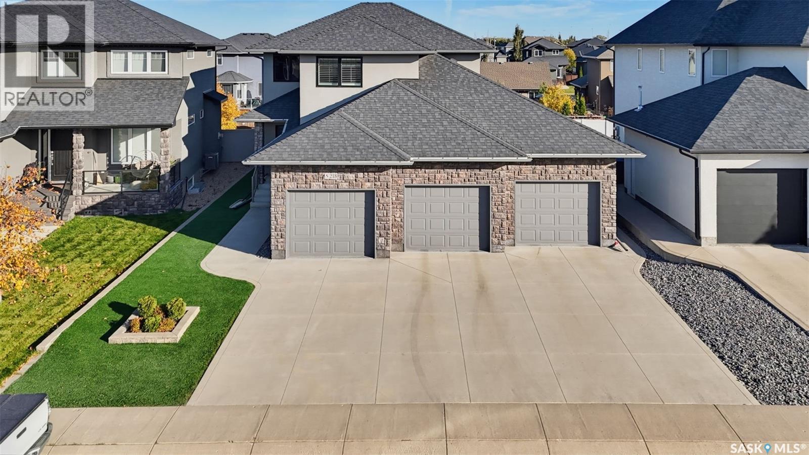 218 Warder Cove, Saskatoon, Saskatchewan  S7T 0P7 - Photo 2 - SK050598