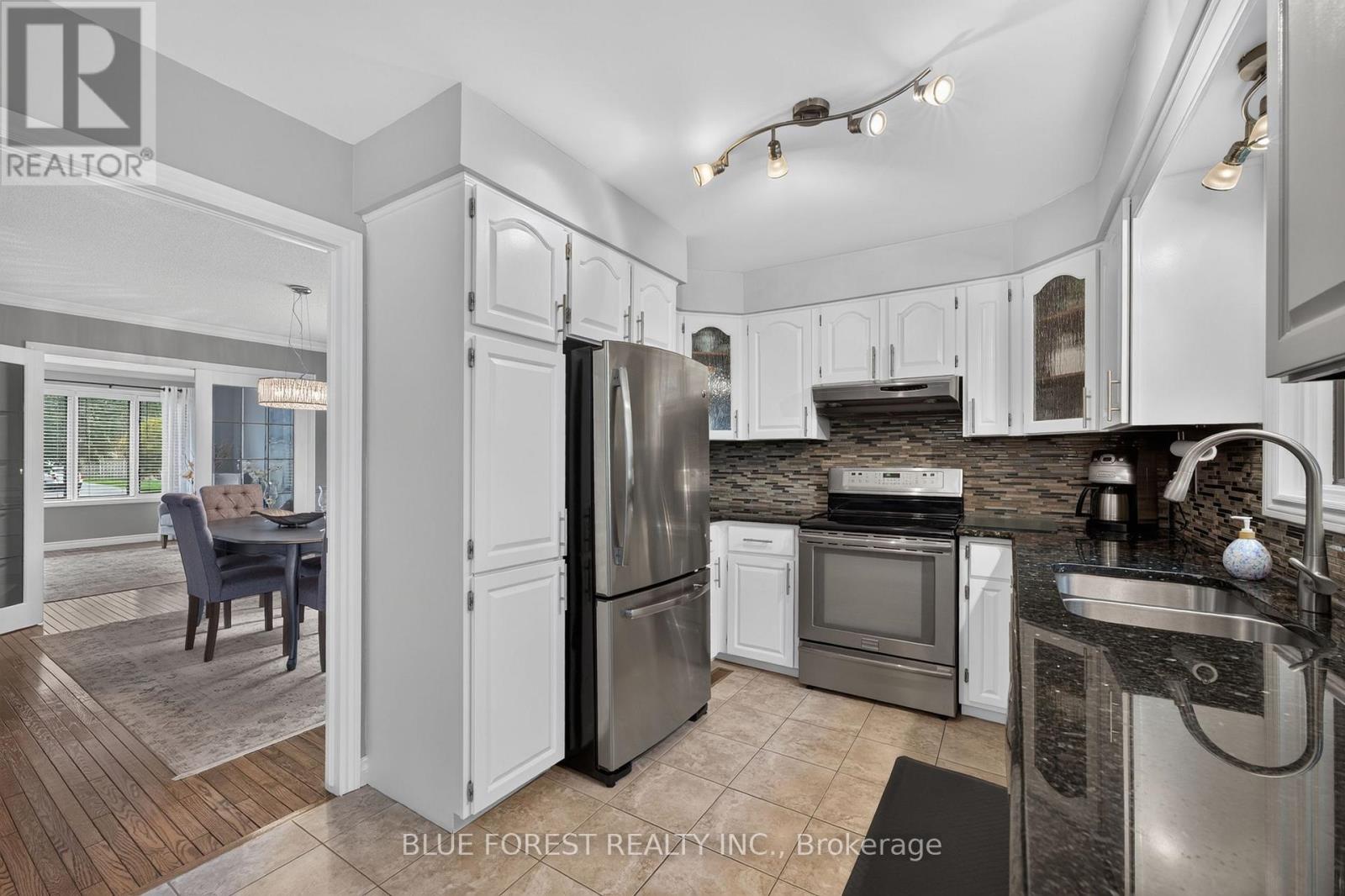 1039 Country Club Court, London South, Ontario  N6C 5R9 - Photo 10 - X13877086