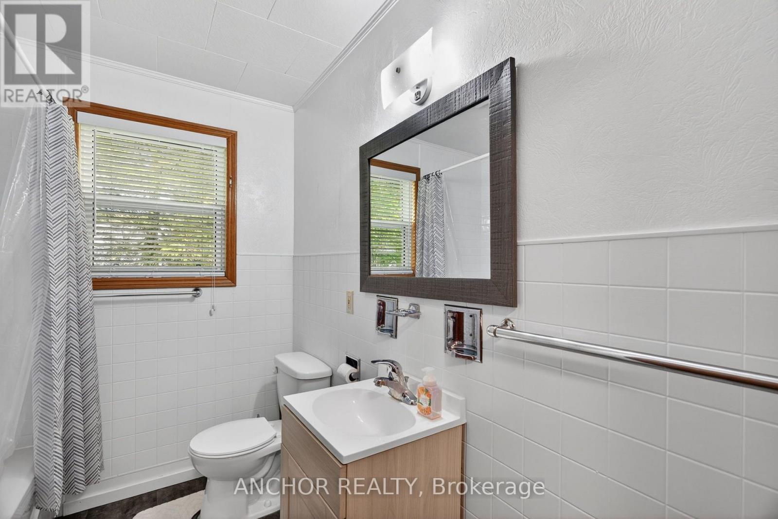 223 Ontario Street S, Lambton Shores, Ontario  N0M 1T0 - Photo 10 - X13877136
