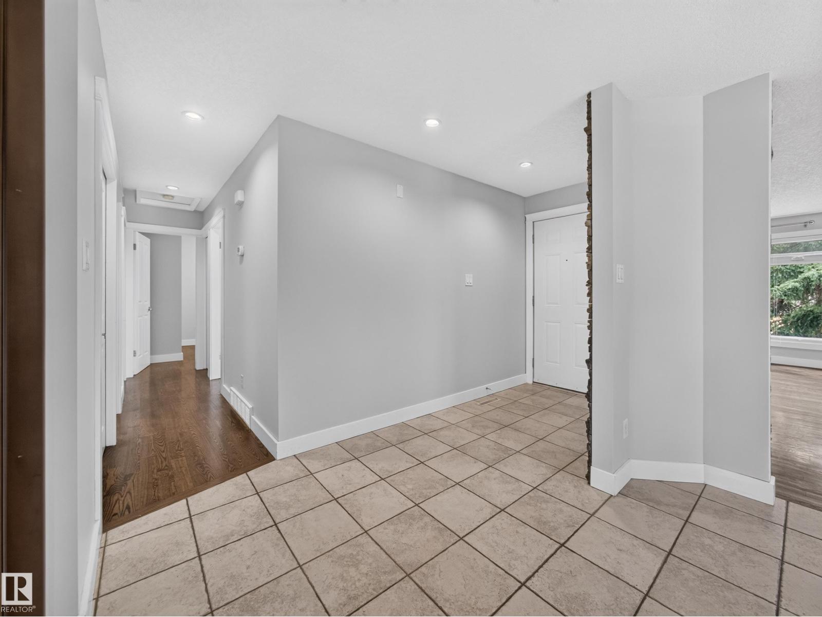 16 GREENWOOD WY