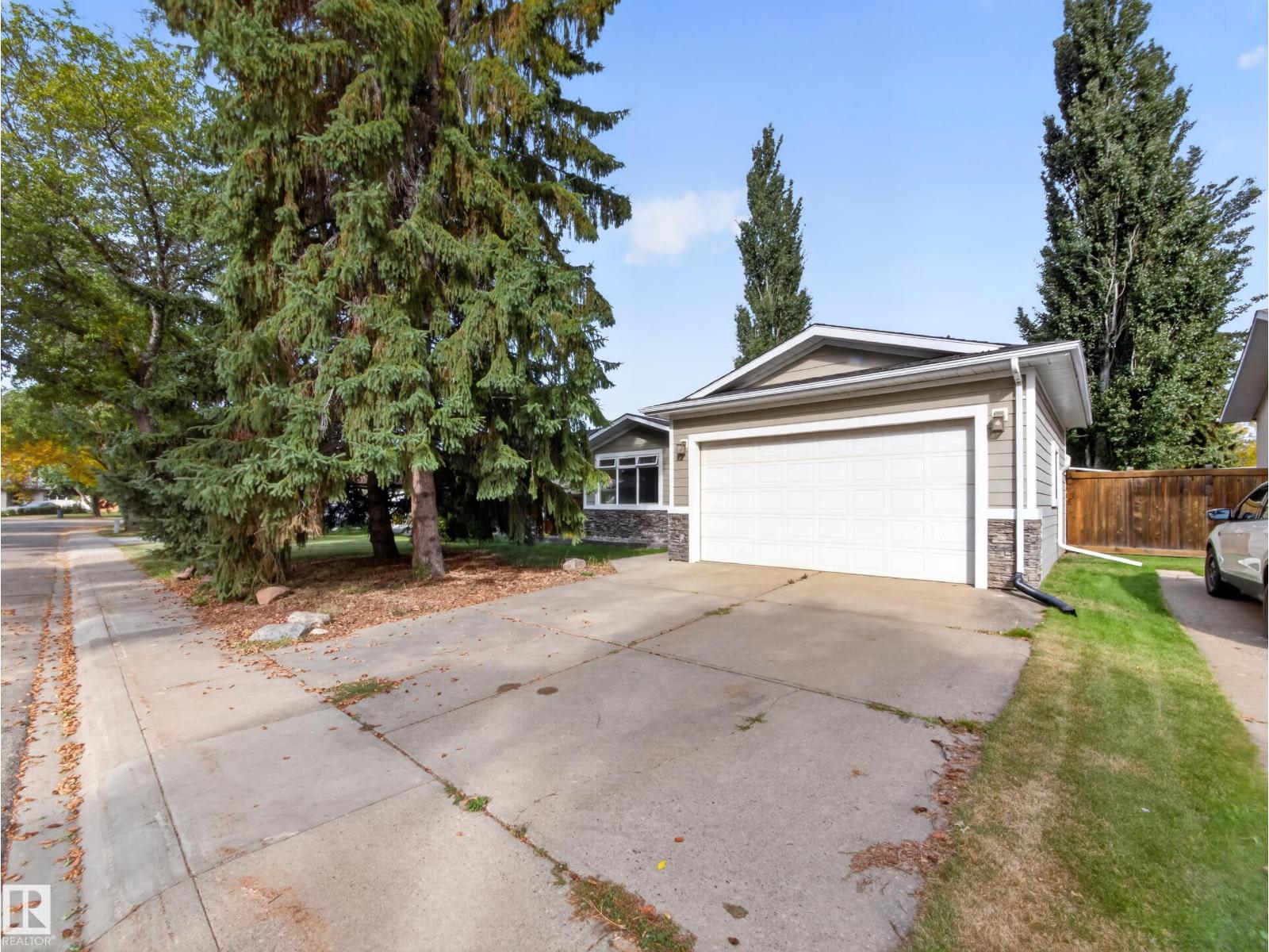 16 GREENWOOD WY