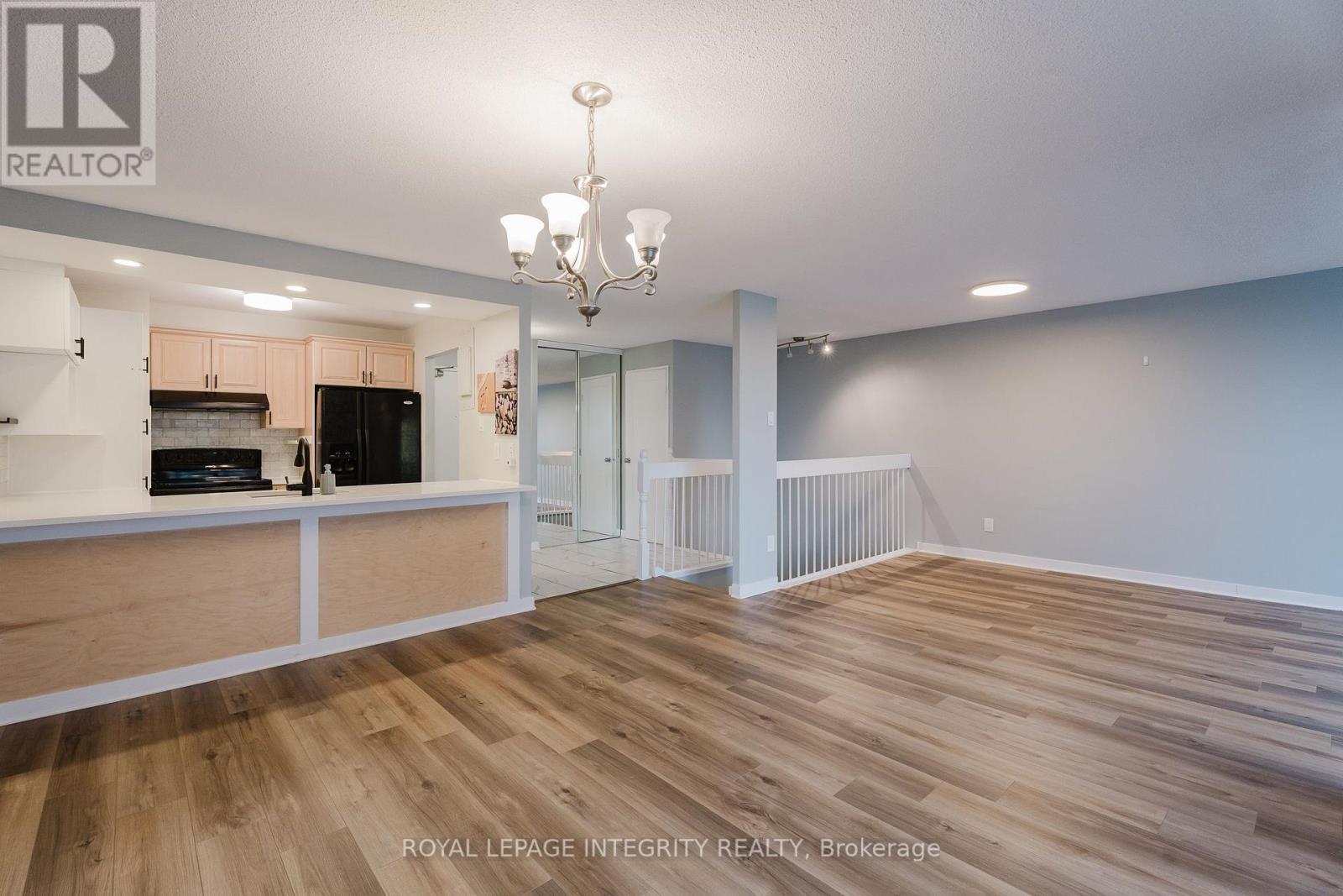212 - 2650 Southvale Crescent, Ottawa, Ontario  K1B 4S9 - Photo 4 - X13877036