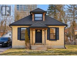 2 ESSON STREET, Kitchener, Ontario
