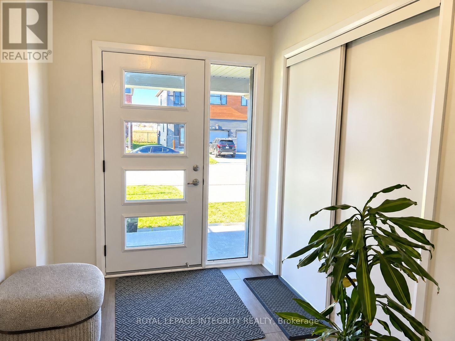 323 Gisborne Place, Ottawa, Ontario  K2W 0L2 - Photo 2 - X13877072