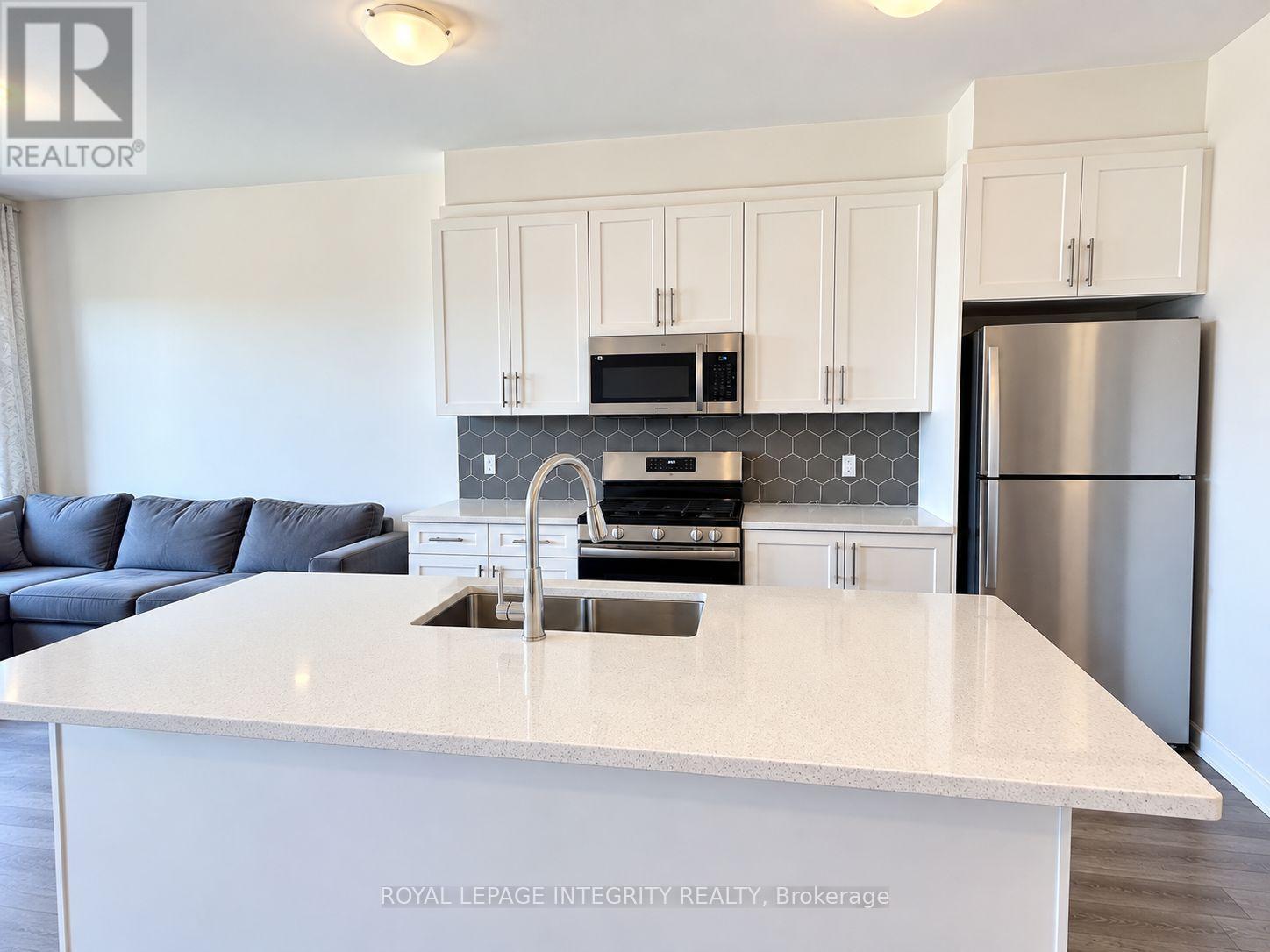 323 Gisborne Place, Ottawa, Ontario  K2W 0L2 - Photo 8 - X13877072