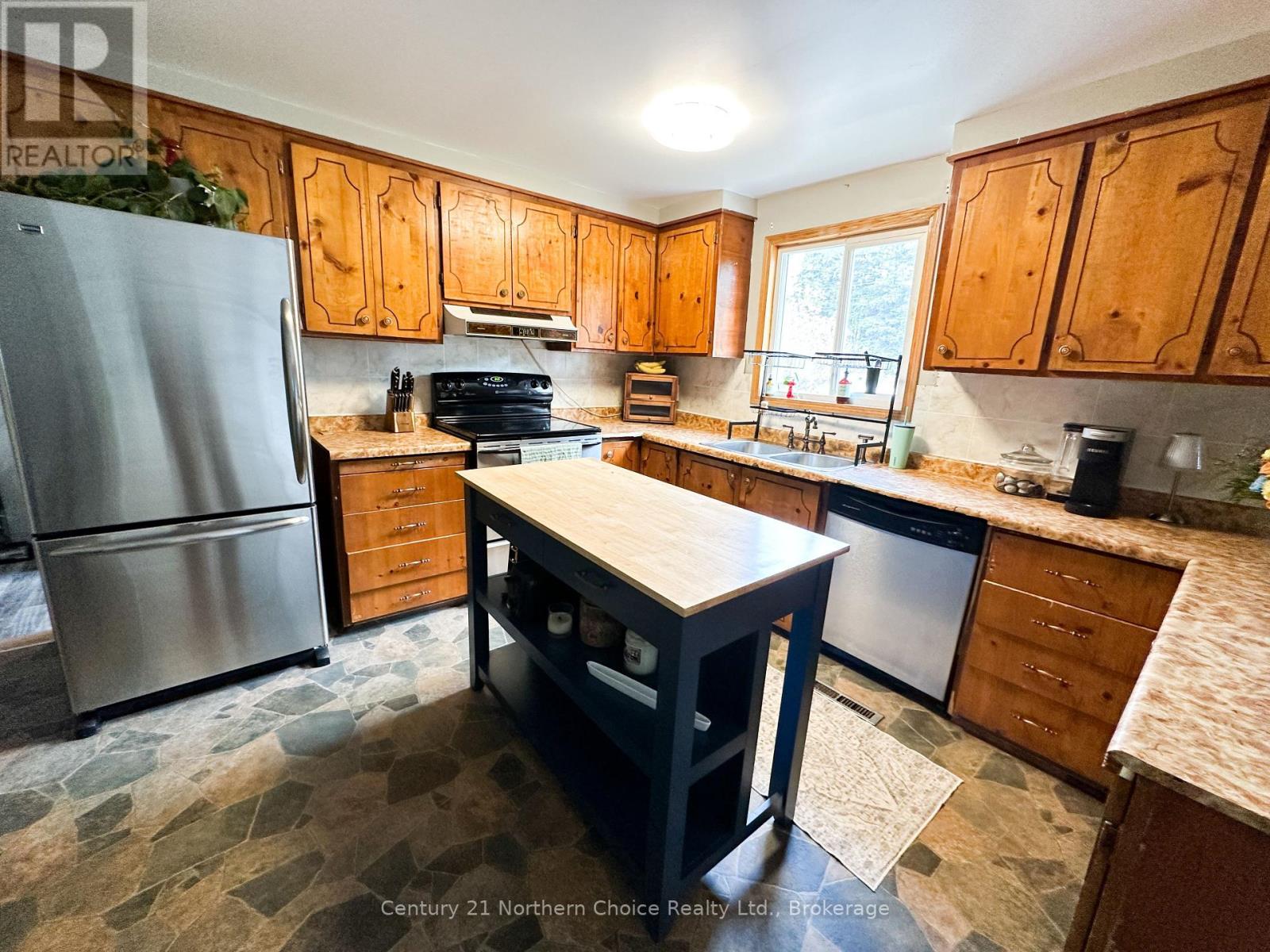 64 Nymark Drive, Ear Falls, Ontario  P0V 1T0 - Photo 2 - X13877182