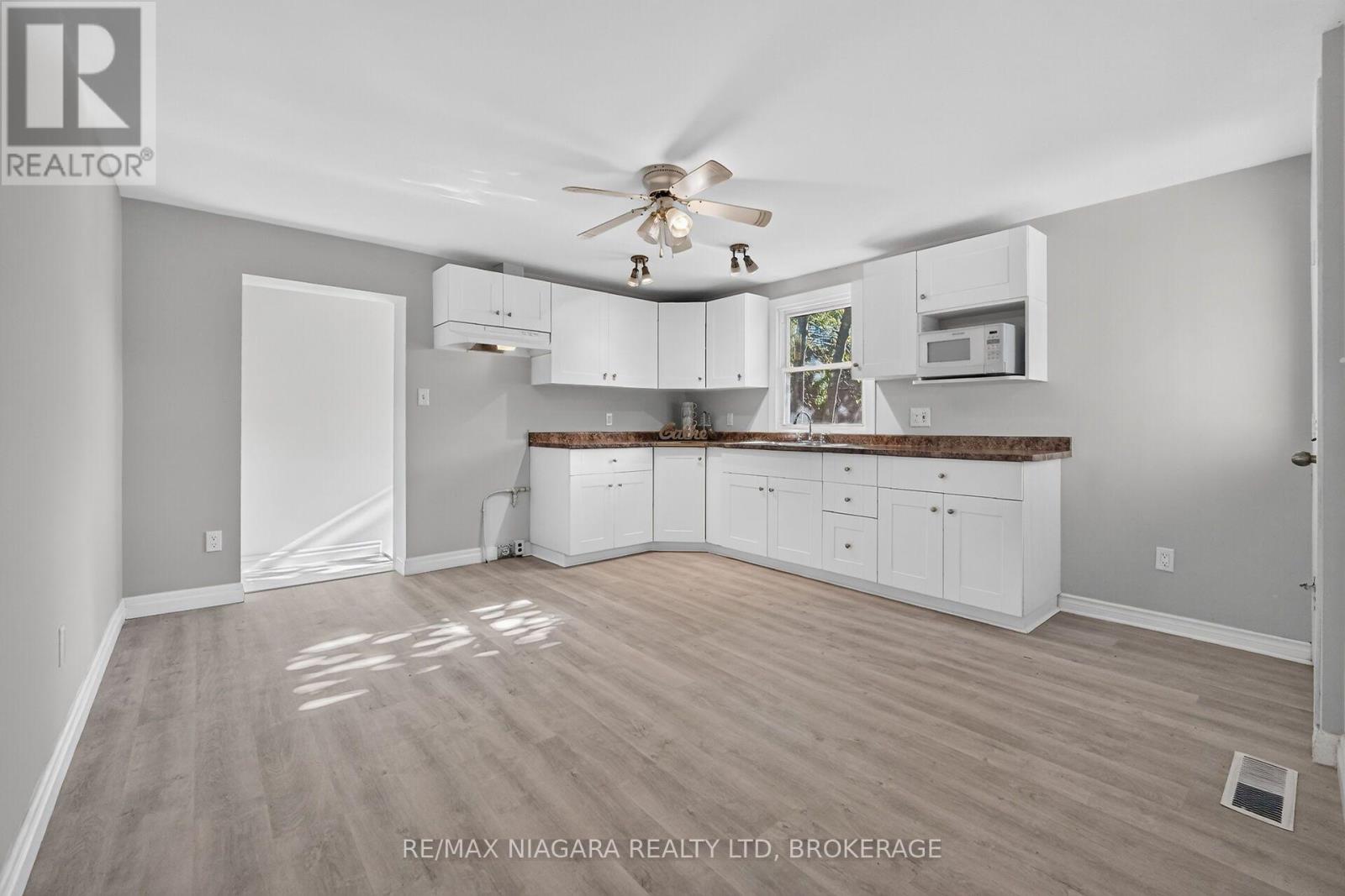 15 Adelaide Street, Grimsby (Grimsby West), Ontario L3M 1X2 - Photo 4 - X13877112