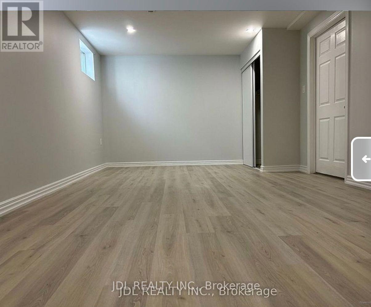 Kitchen Main/2 Beds Bsmt - 13 Pawnee Ave Avenue, Toronto, Ontario  M2H 3C6 - Photo 6 - C13874892