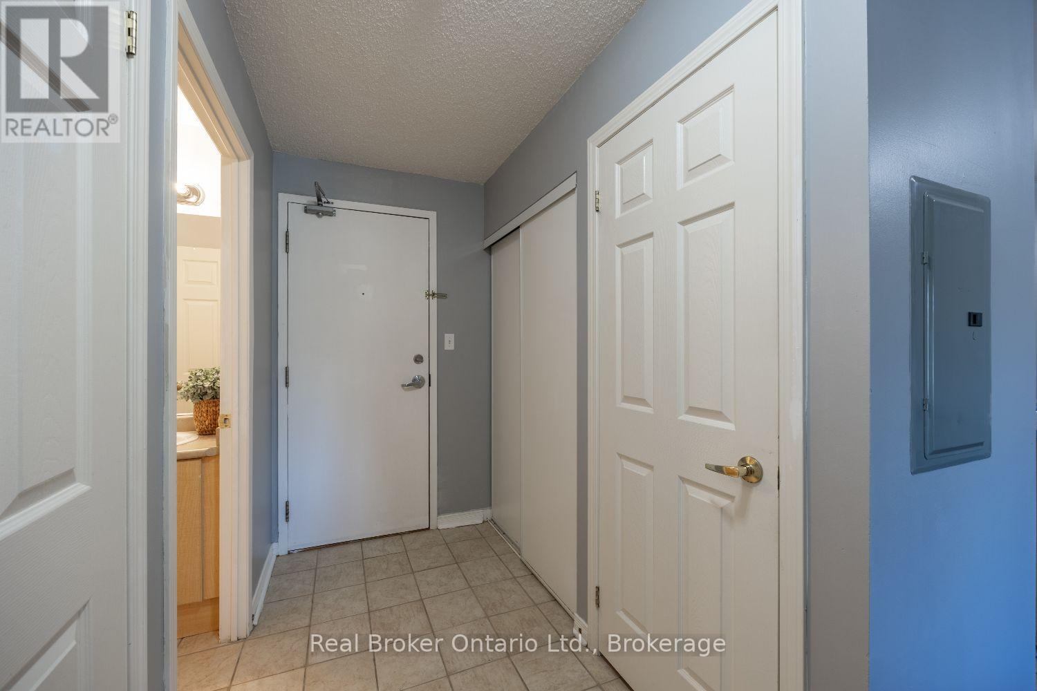 108 - 106 Aspen Springs Drive, Clarington, Ontario  L1C 5N7 - Photo 5 - E13877066