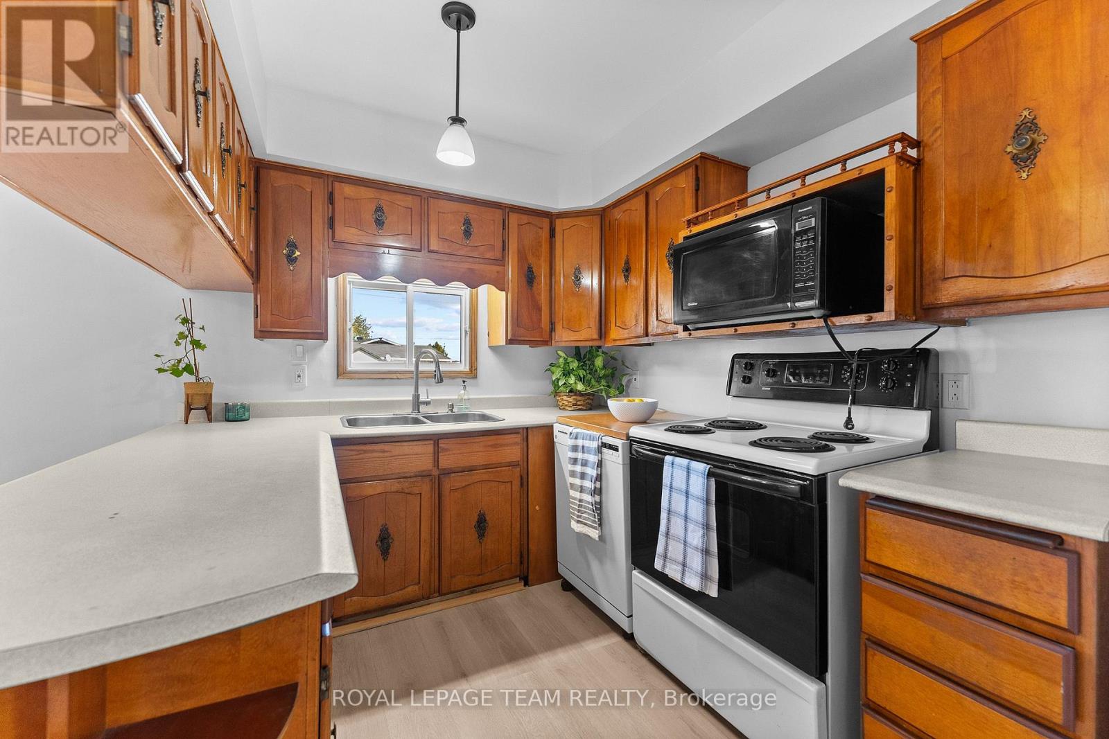 1126 Poirier Street, Pembroke, Ontario  K8A 6H6 - Photo 9 - X13876950