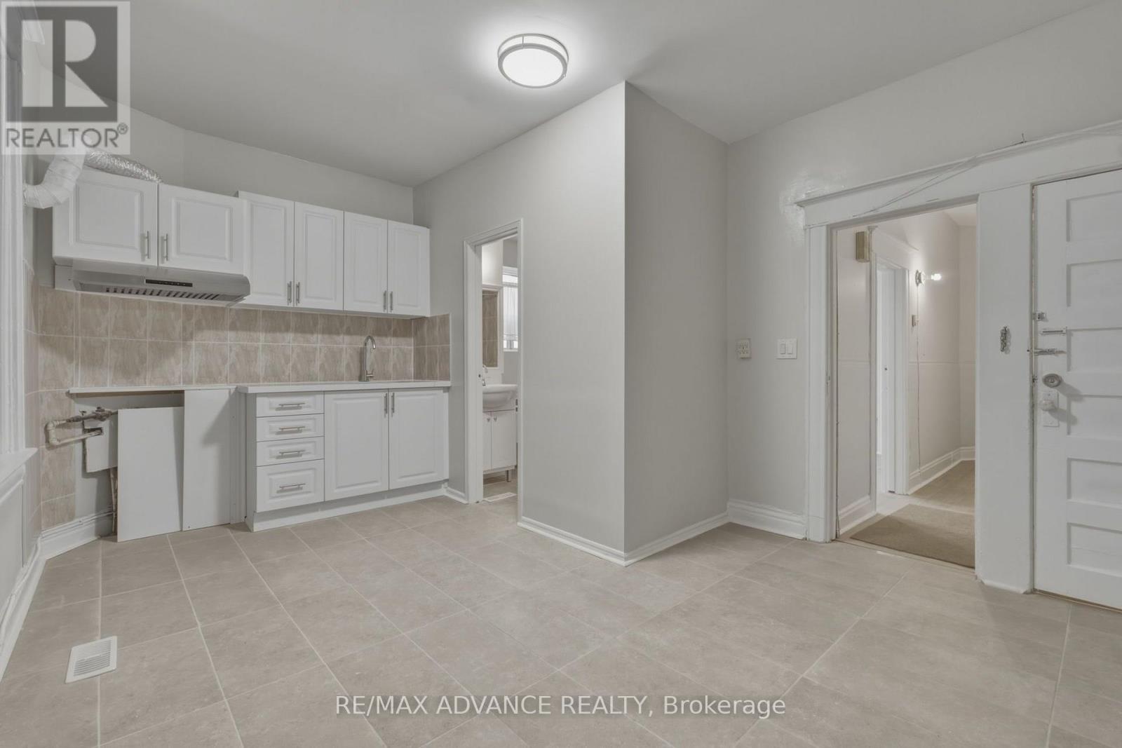 82a Augusta Avenue, Toronto, Ontario  M5T 2L1 - Photo 17 - C13877000