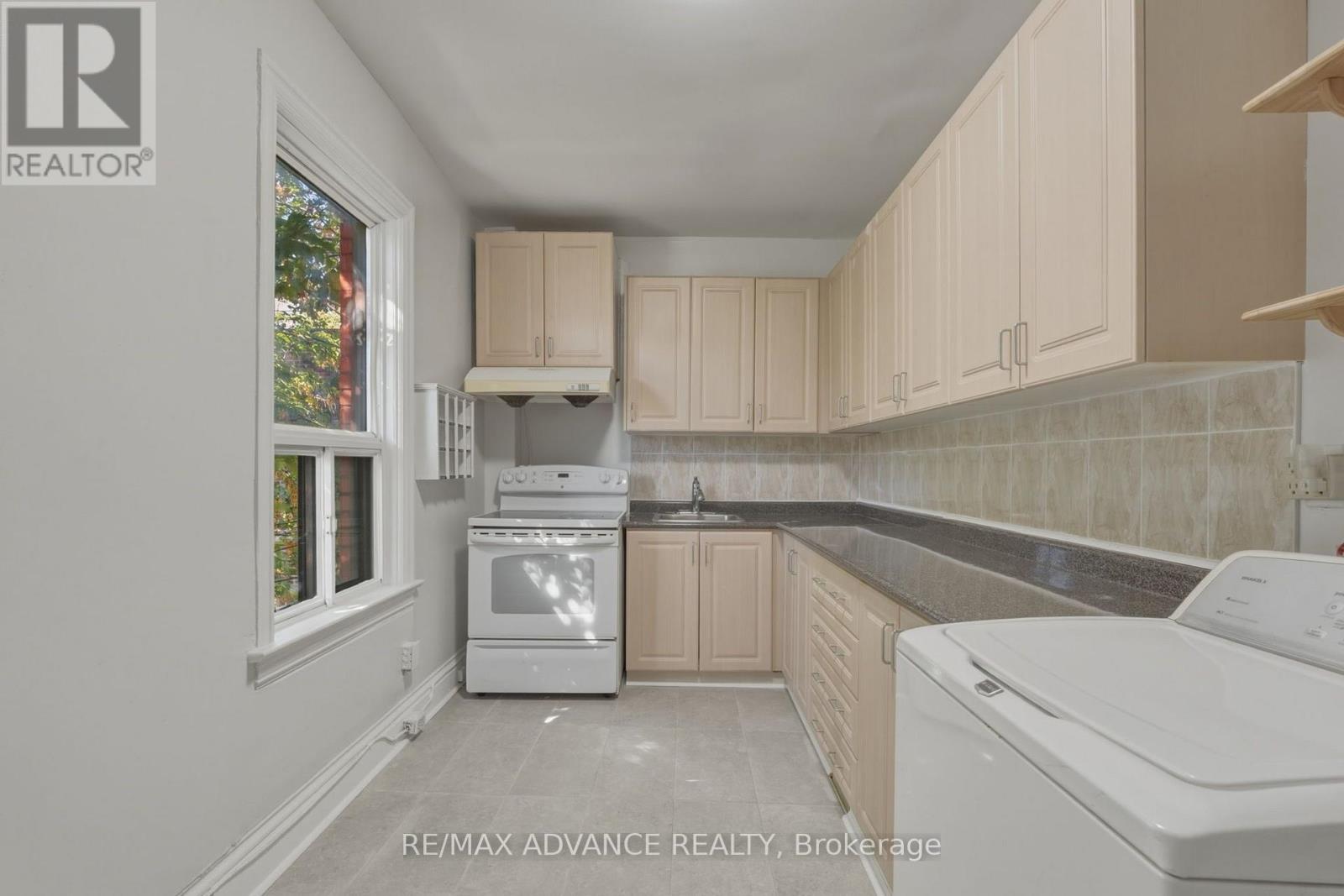 82a Augusta Avenue, Toronto, Ontario  M5T 2L1 - Photo 27 - C13877000