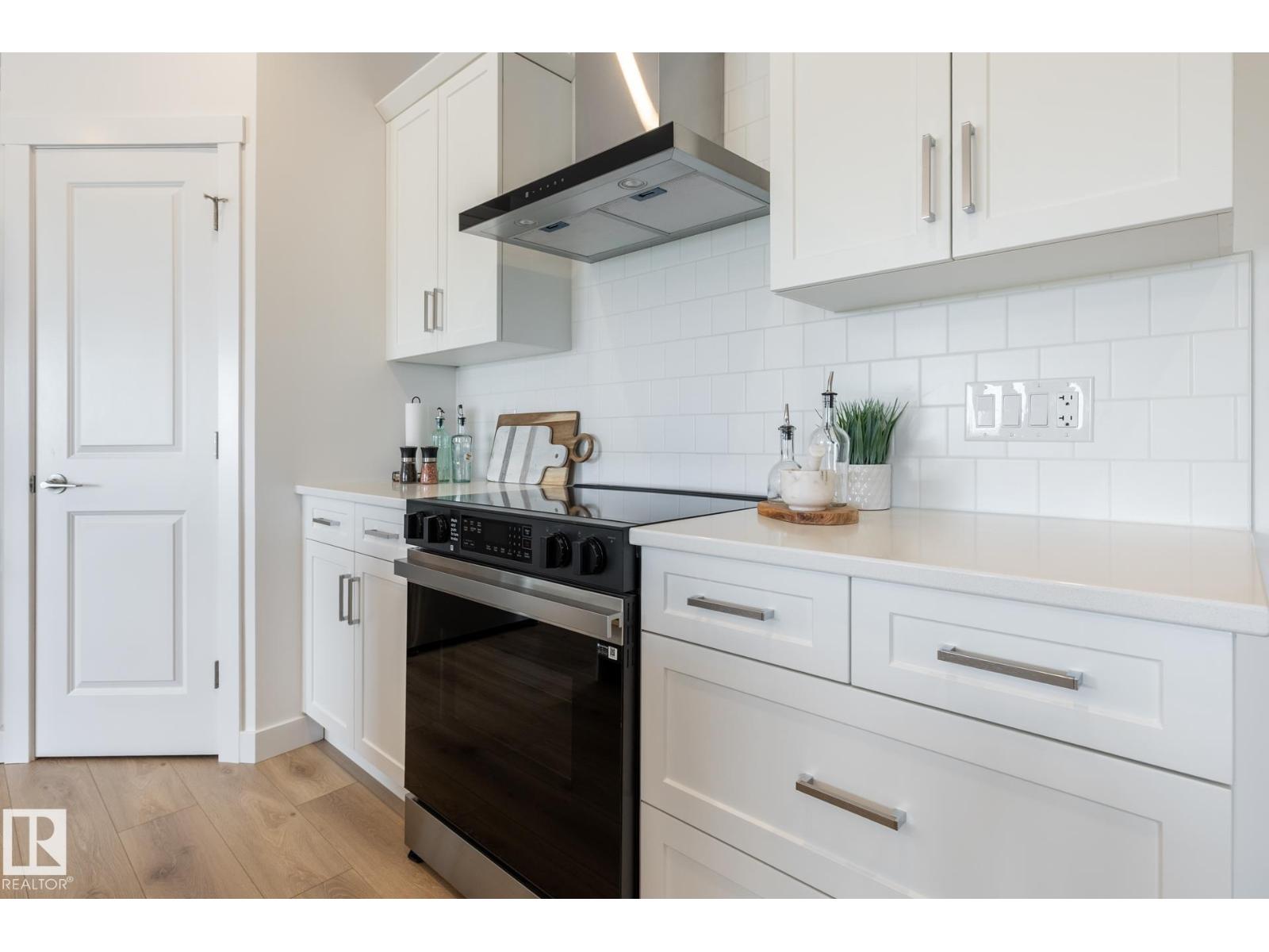 307 158 AV NE