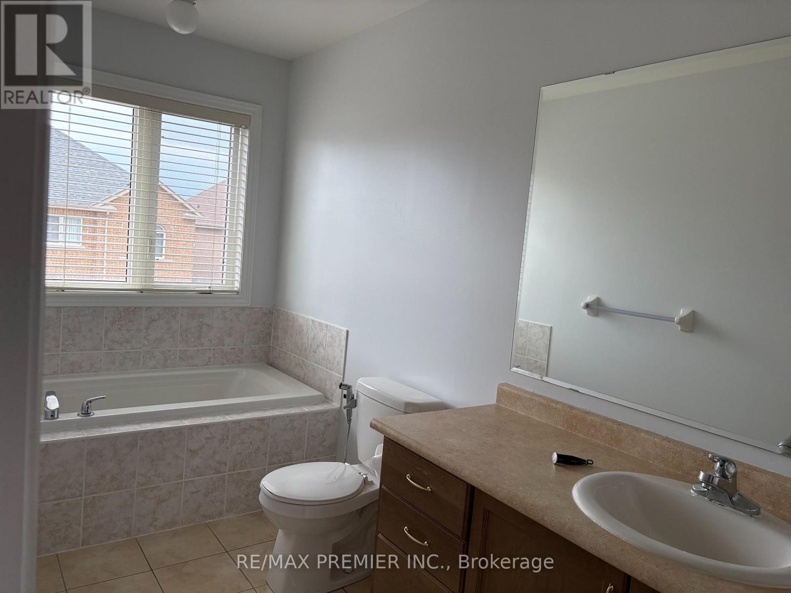 37 Via Toscana, Vaughan, Ontario  L4H 3V5 - Photo 7 - N13876996