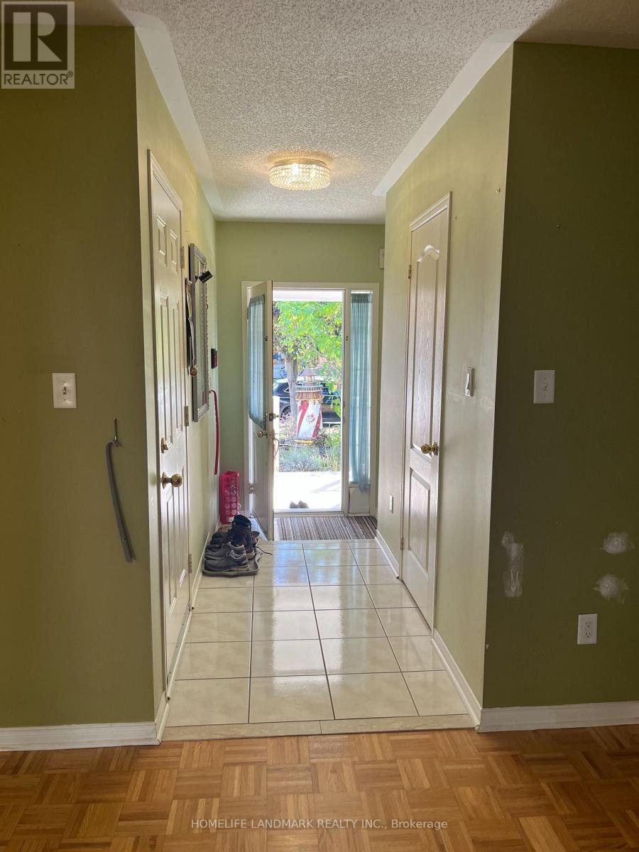 24 Gwilliam Lane, Aurora, Ontario  L4G 7V3 - Photo 11 - N13877032