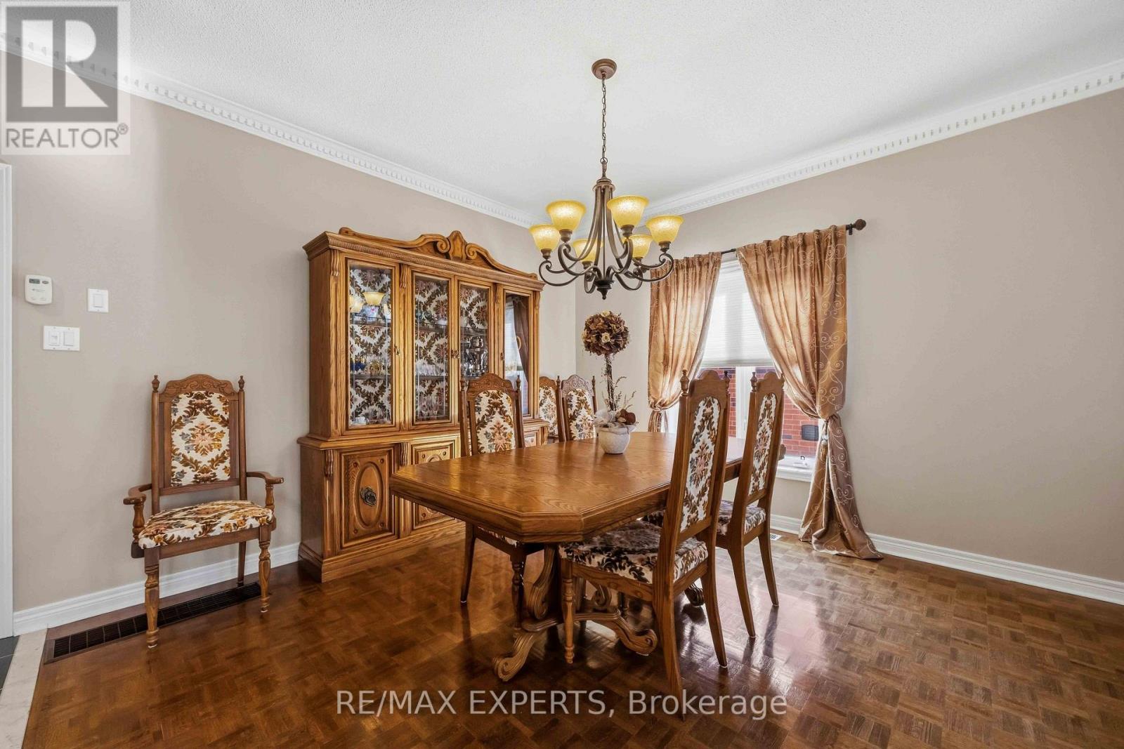 93 Velmar Drive, Vaughan, Ontario  L4L 8W4 - Photo 10 - N13877110