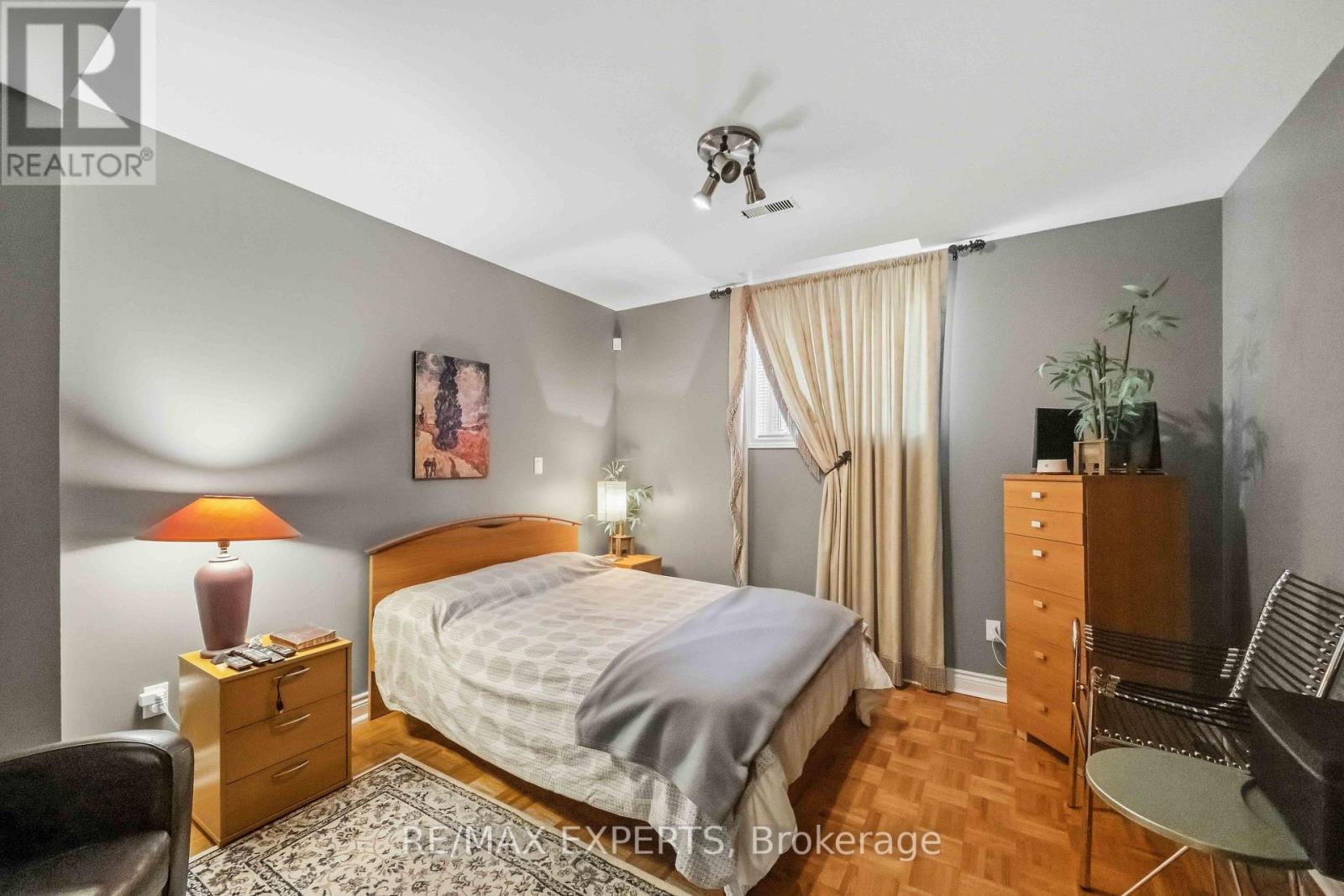 93 Velmar Drive, Vaughan, Ontario  L4L 8W4 - Photo 26 - N13877110