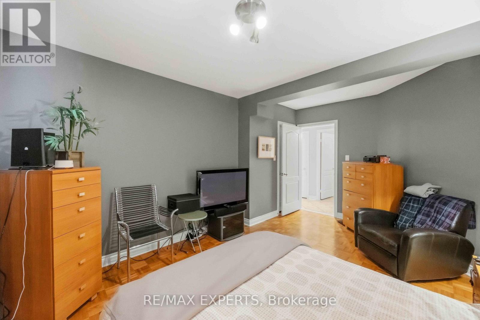 93 Velmar Drive, Vaughan, Ontario  L4L 8W4 - Photo 27 - N13877110