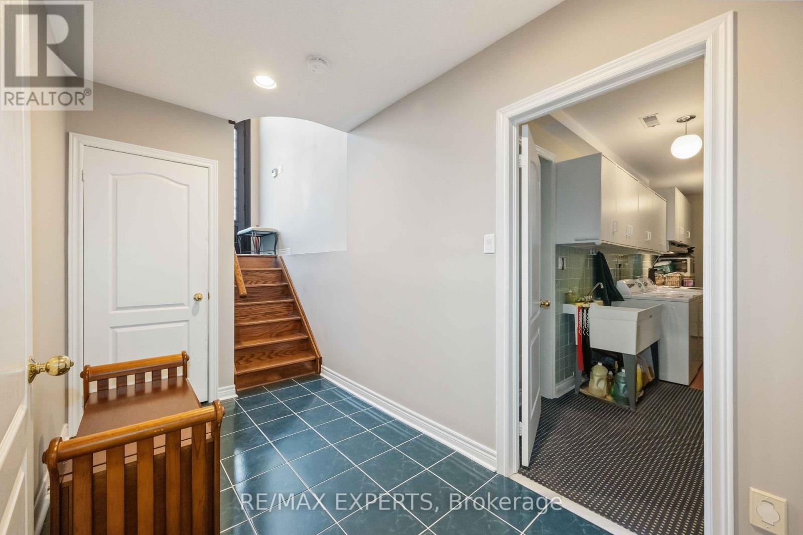 93 Velmar Drive, Vaughan, Ontario  L4L 8W4 - Photo 28 - N13877110