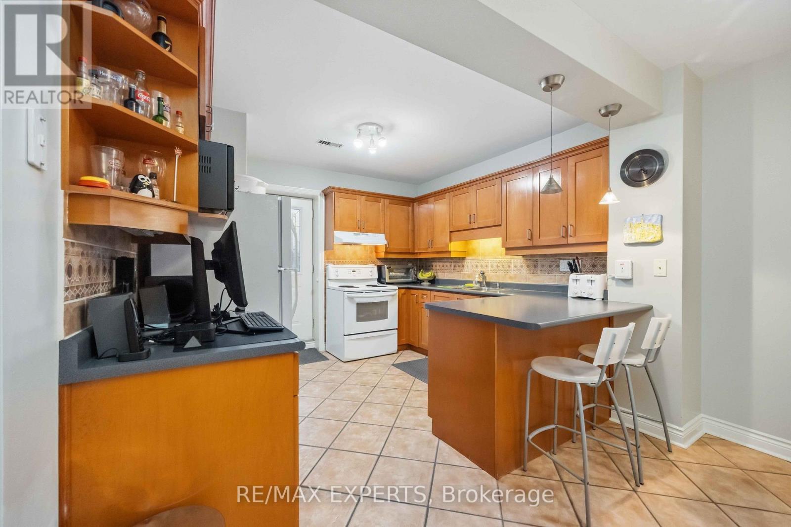 93 Velmar Drive, Vaughan, Ontario  L4L 8W4 - Photo 35 - N13877110