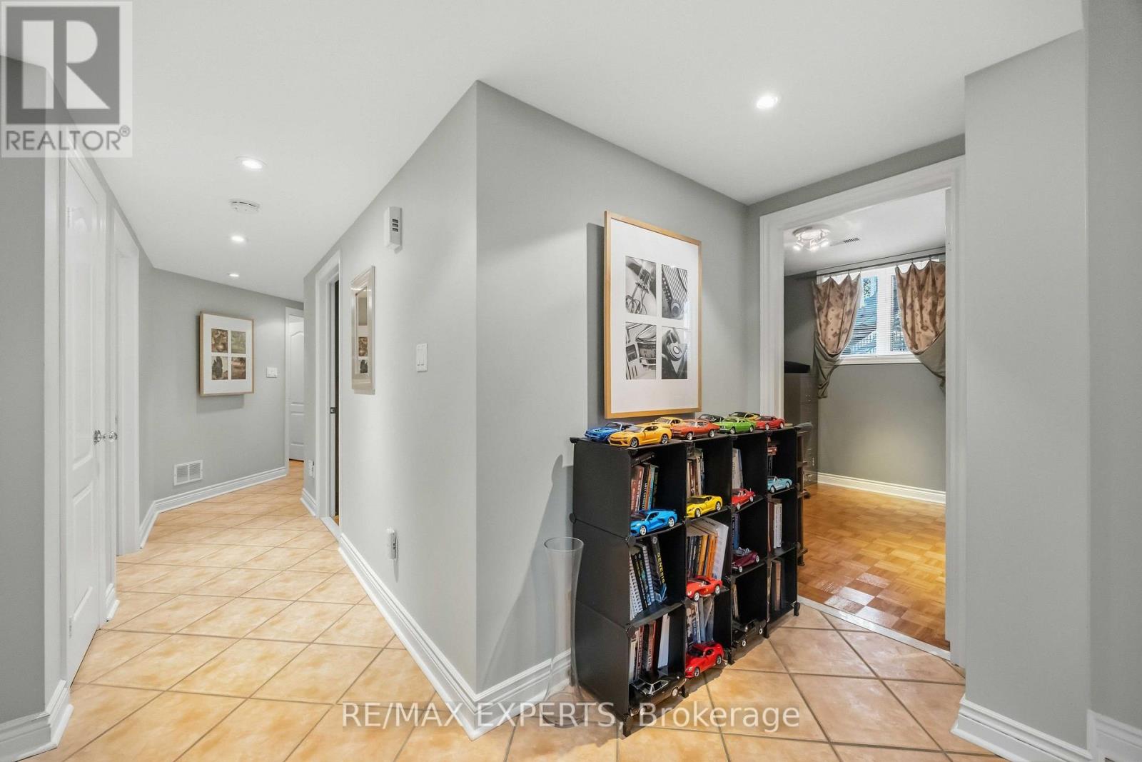 93 Velmar Drive, Vaughan, Ontario  L4L 8W4 - Photo 39 - N13877110