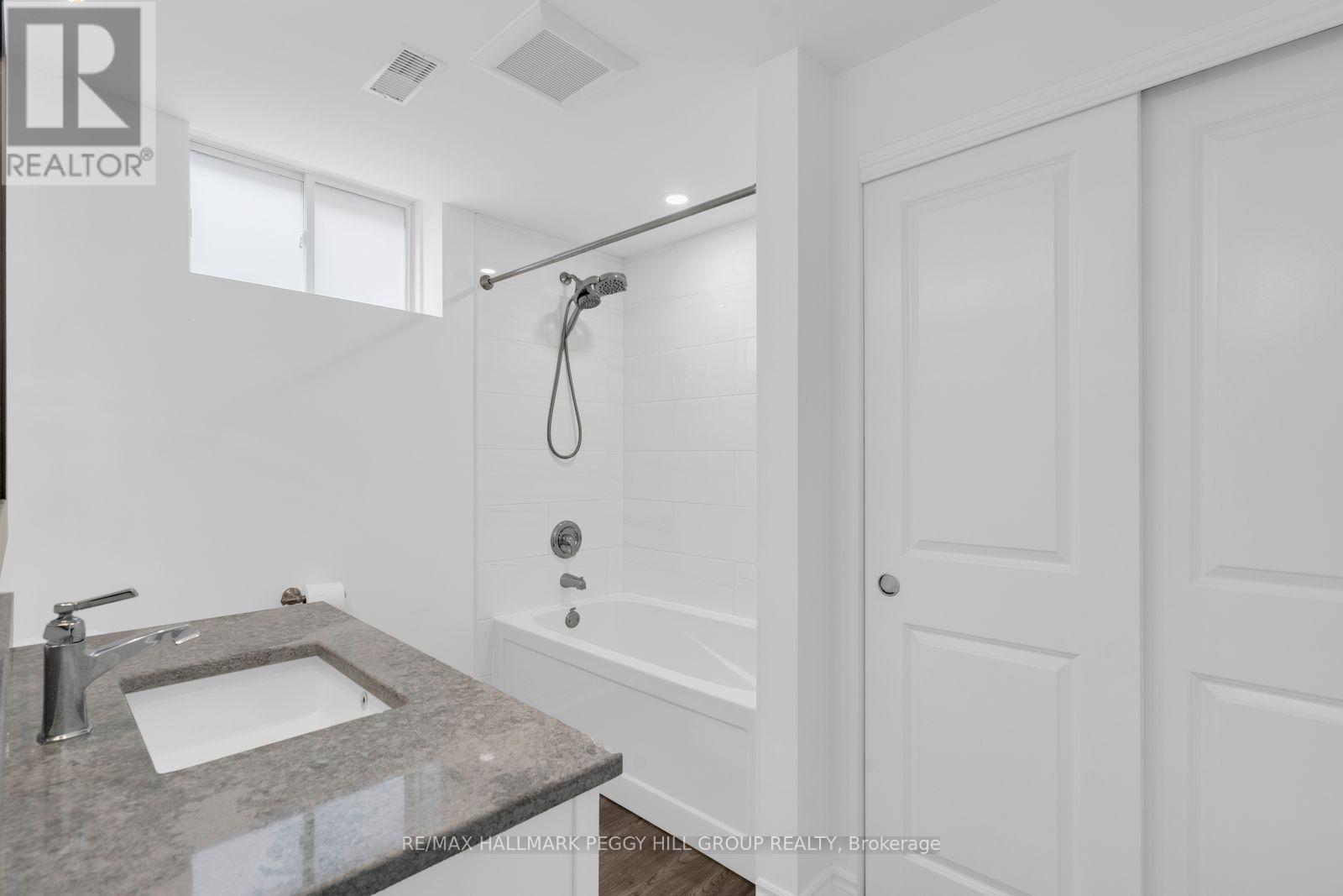 35 Livia Herman Way, Barrie (East Bayfield), Ontario  L4M 6X1 - Photo 13 - S13877162