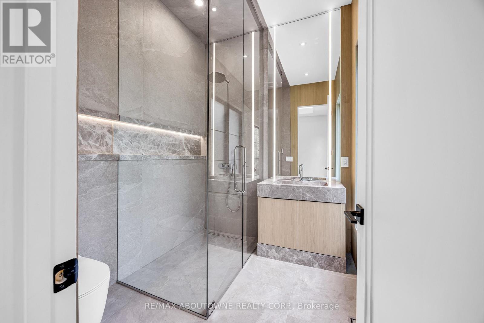 152 Third Line, Oakville, Ontario  L6L 3Z8 - Photo 29 - W13877068