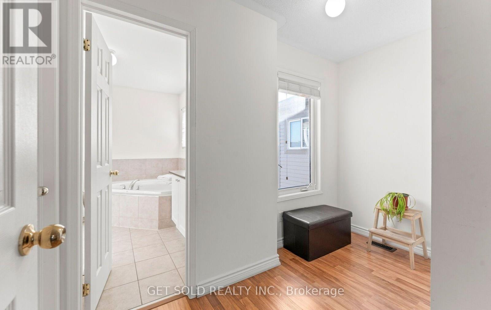 33 Sergio Marchi Street, Toronto, Ontario  M3L 0E5 - Photo 22 - W13877130